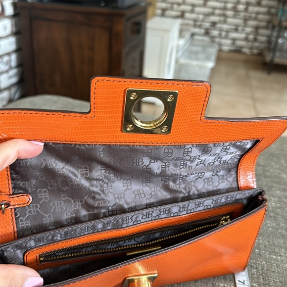 EUC Chic Banana Republic wristlet - Picture 3 of 8